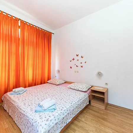 Apartment Cozy In With Wifi - Csc851 Makarska